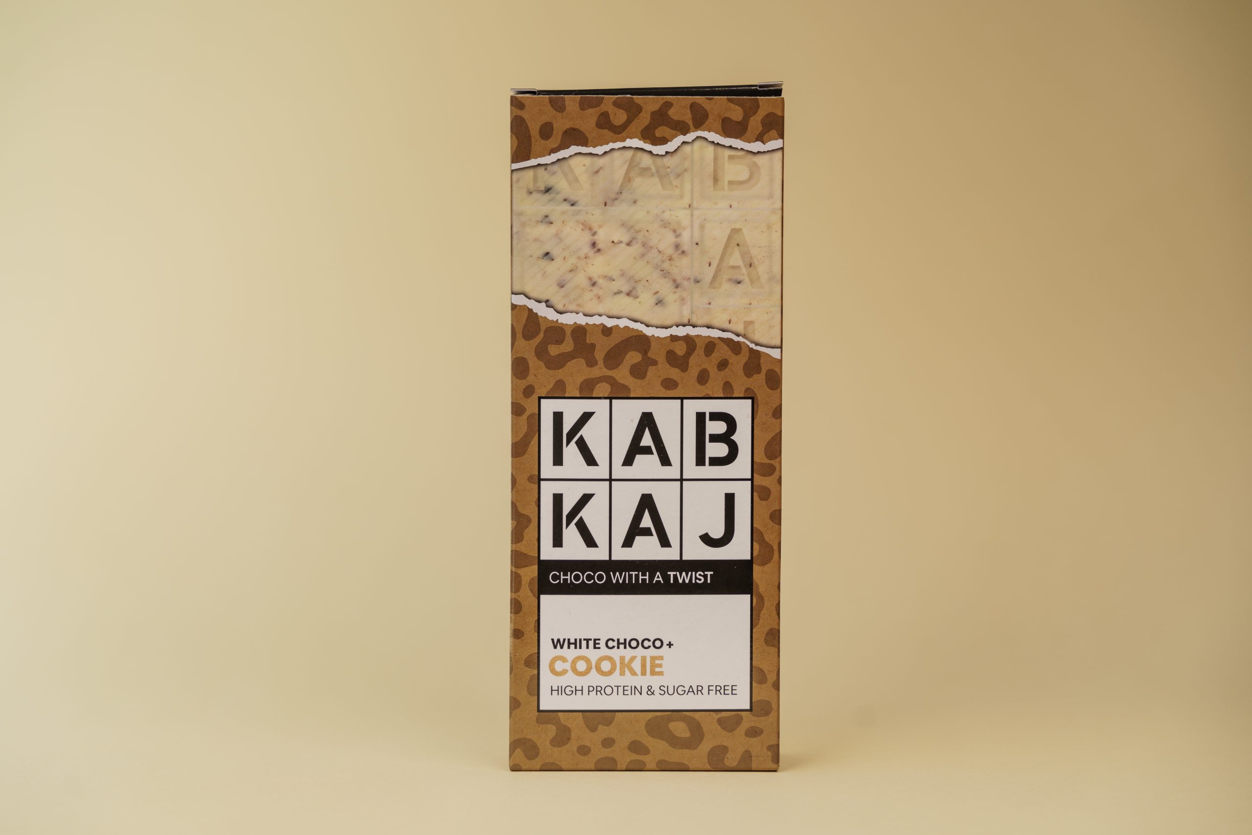 Kabkaj-white-choco-cookie Kabkaj - White Choco Cookie - chocolate branco com pedaços de cookie, sem açúcar, rico em proteína