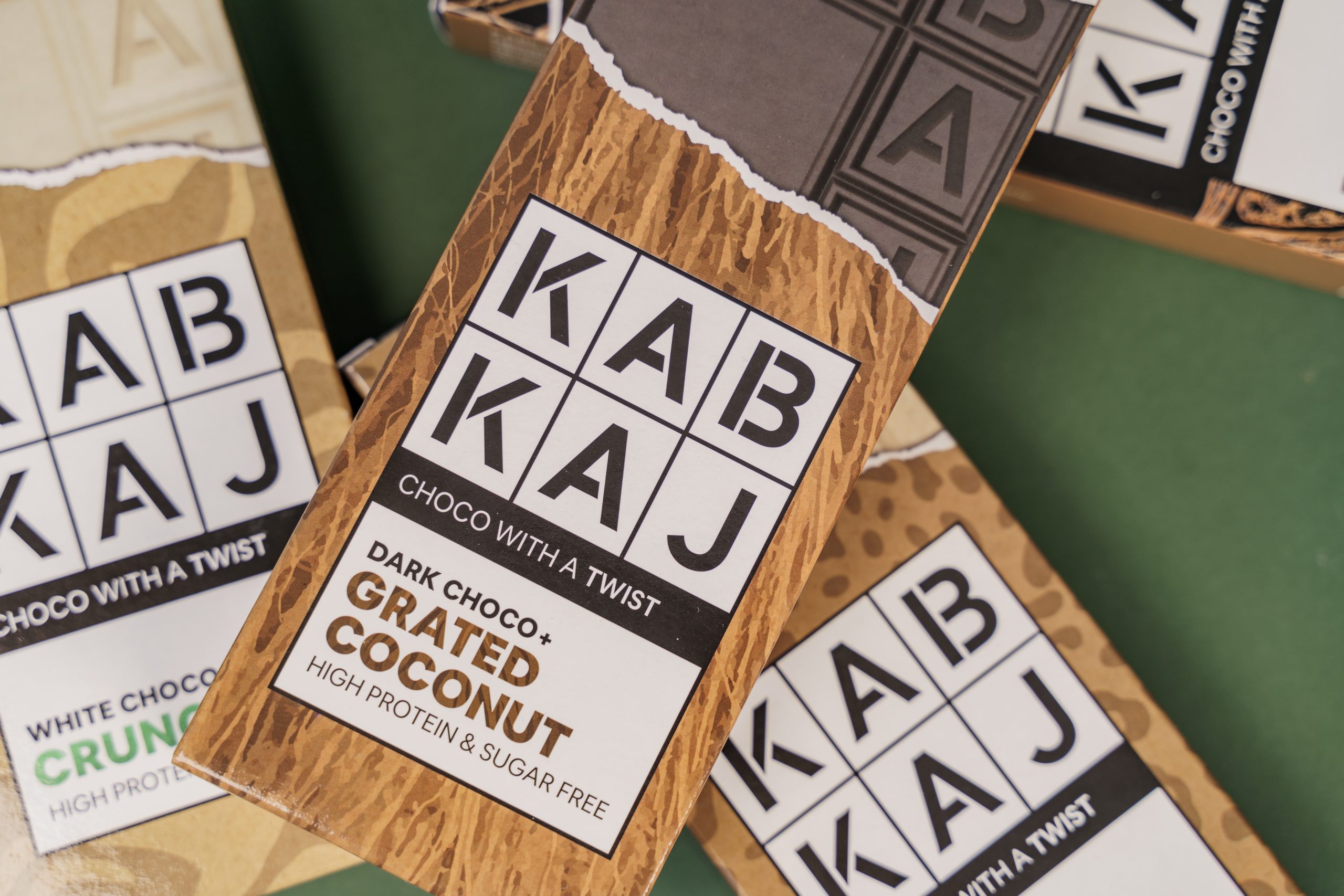 kabkaj-dark-choco-coconut Kabkaj - Dark Choco + Grated Coconut - chocolate negro com sabor a coco, sem açúcares, rico em proteína